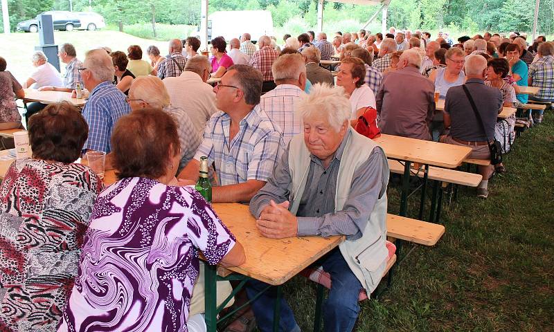 Festival dechovek v Dlouhé Vsi.