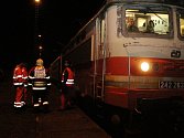Nehoda vlaku a uvízlý autobus u Červeného Poříčí 2016