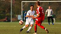 10. kolo okresního přeboru: TJ Sušice B (na snímku fotbalisté v bílých dresech) - FC Švihov 2:2 (1:1).