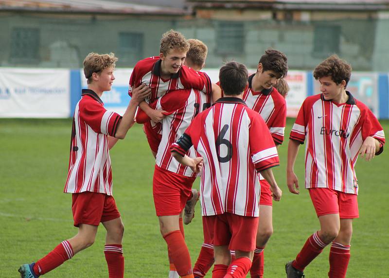 DIVIZE U17: Klatovy (červení) vs. Vejprnice (modří).