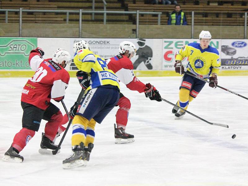 Třetí čtvrtfinále play-off druhé ligy: SHC Klatovy (červené dresy) - HC Kobra Praha 7:3