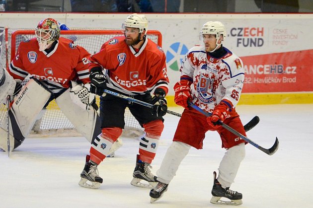 V posledním vzájemném utkání prohráli klatovští hokejisté (v červeném) na ledě Havlíčkova Brodu 3:7. Jak utkání dopadne v sobotu?