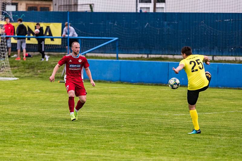 Klatovy hostí v sobotu od 14.30 ve šlágru 14. divizního kola vedoucí Přeštice.