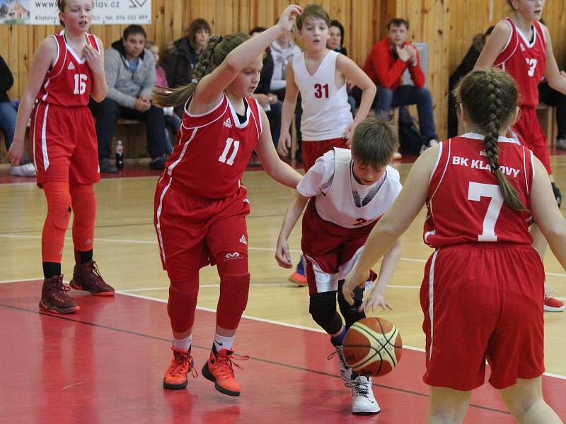 Krajský přebor nejmladších minižáků U11 2017/2018: Klatovy hoši - Klatovy dívky 58:39 a 63:40