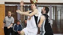 Basketbalisté BK Klatovy zvládli úspěšně dvojzápas play off krajského přeboru mužů se soupeřem z Přeštic.