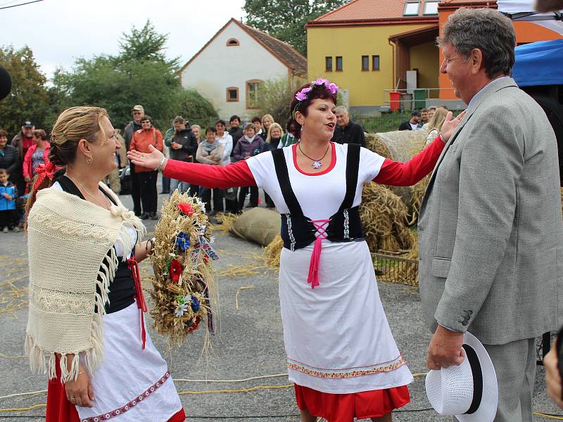 Dožínky ve Velešicích a Pačejově na Klatovsku.