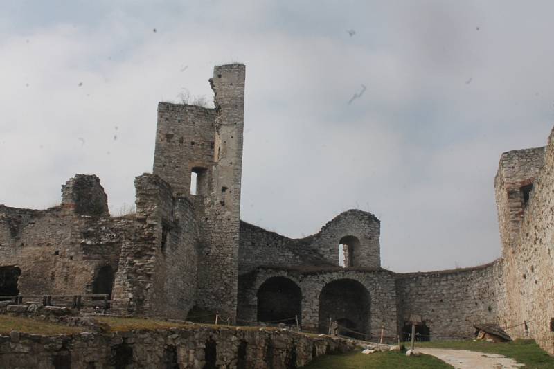 Hrad Rabí na Sušicku zahájil turistickou sezonu o týden dříve