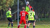 Fotbalisté FC Švihov (na archivním snímku hráči v červenobílých dresech) přejeli na domácím hřišti Tatran Dlouhá Ves 4:1.