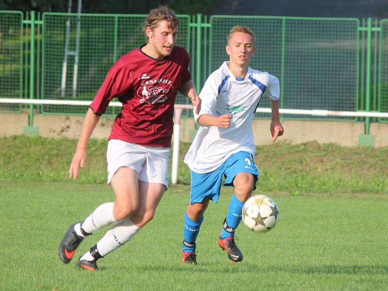 Fotbalová příprava: Mochtín (v bílém) - Postřekov 3:1.