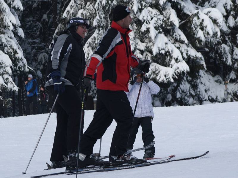 Zahájení lyžařské sezony na Šumavě. Ski areál Špičák 8. 12. 12