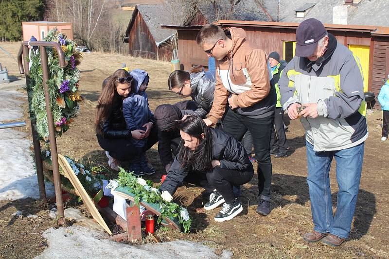 Rozloučení s Emilem Kintzlem v Kašperských Horách na sjezdovce.