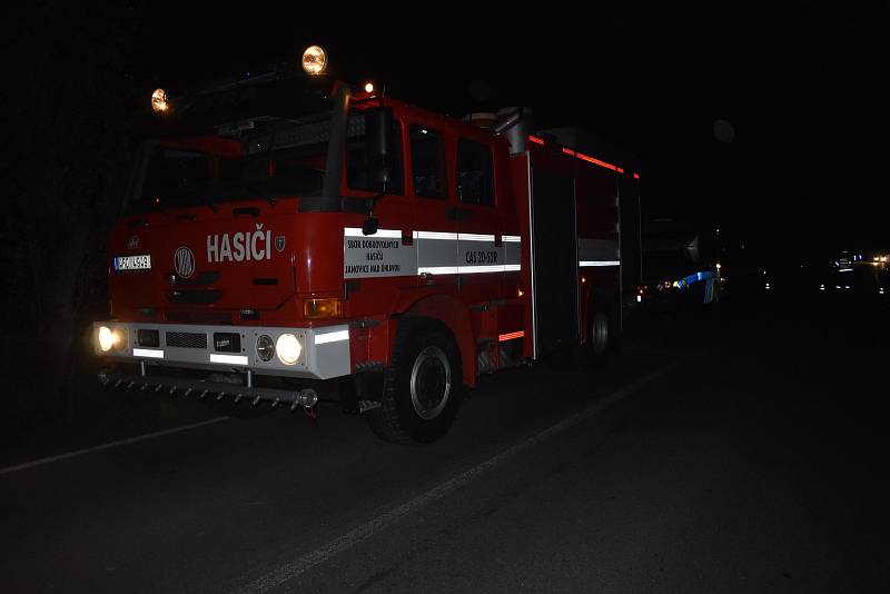 Tragická dopravní nehoda u Janovic nad Úhlavou, při níž po střetu s osobním vozem zemřel cyklista.