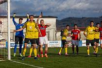 FORTUNA divize A, 18. kolo: SK Klatovy 1898 (na snímku fotbalisté v červených dresech) - FK Baník Sokolov 1:3 (1:1).