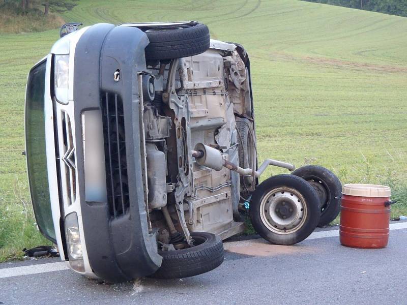 Dopravní nehoda dvou aut u Tužic