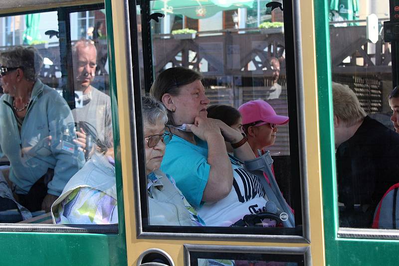 Šumavláček opět jezdí ze Železné Rudy k Černému jezeru.