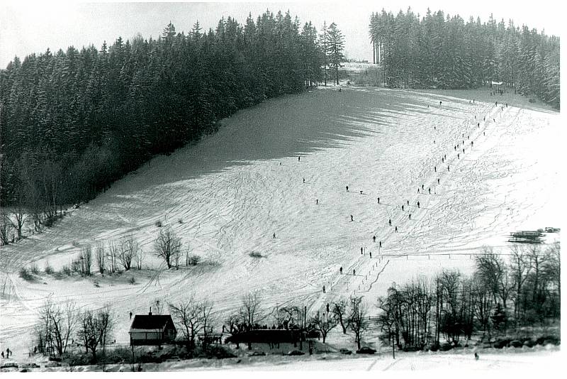 Zima na Šumavě na archivních snímcích.