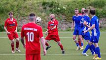 I. B třída, skupina B, 23. kolo: SK Klatovy 1898 B (na snímku fotbalisté v červených dresech) - SK Bolešiny (modří) 2:0.