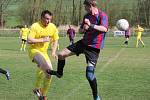 IV. třída: Neznašovy (ve žlutém) - Měčín B 0:2.