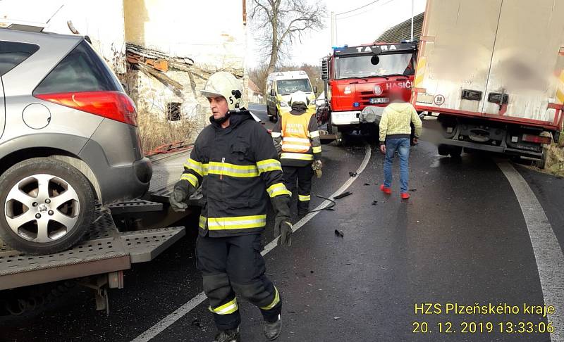 Nehoda v Defurových Lažanech.