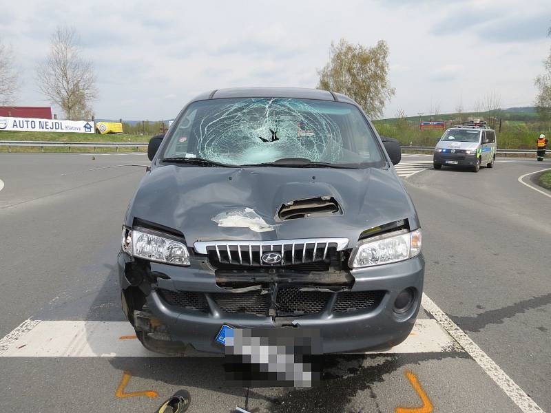 Při tragické nehodě u Nýrska zemřel 81letý cyklista.