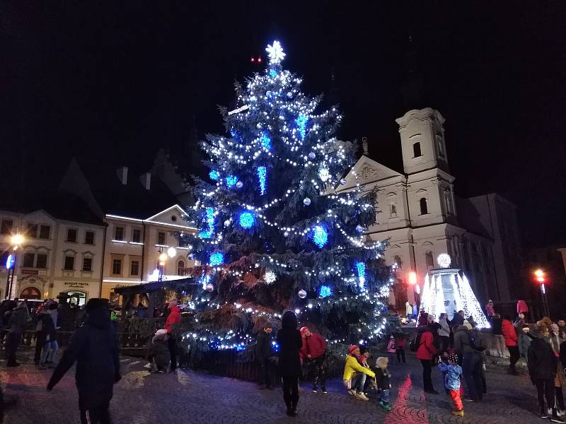 Rozsvícení vánočního stromu v Klatovech a výzdoba centra.