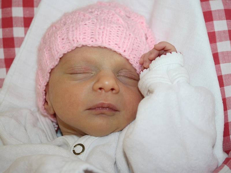 Nikola Kohútová ze Sušice (2045 gramů, 46 cm) se narodila v klatovské porodnici 11. prosince v 5.20 hodin. Rodiče Kateřina a Josef věděli dopředu, že jejich prvorozené miminko bude holčička.