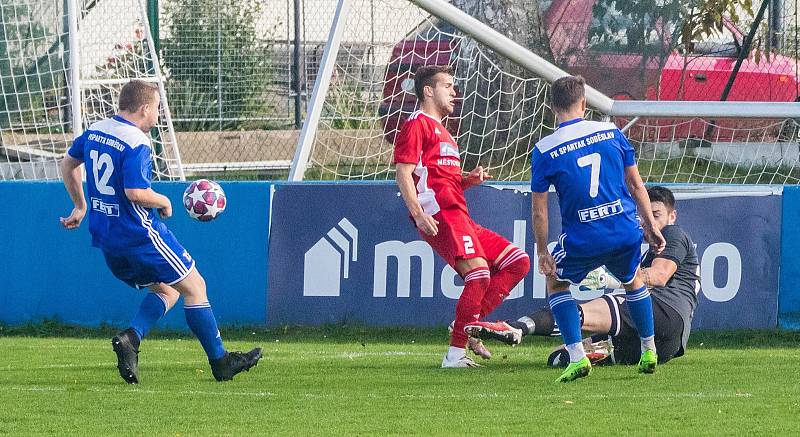 Fotbalisté divizních Klatov remizovali v 11. kole soutěže na hřišti Soběslavi 2:2, i když po prvním poločase vedli o dvě branky.