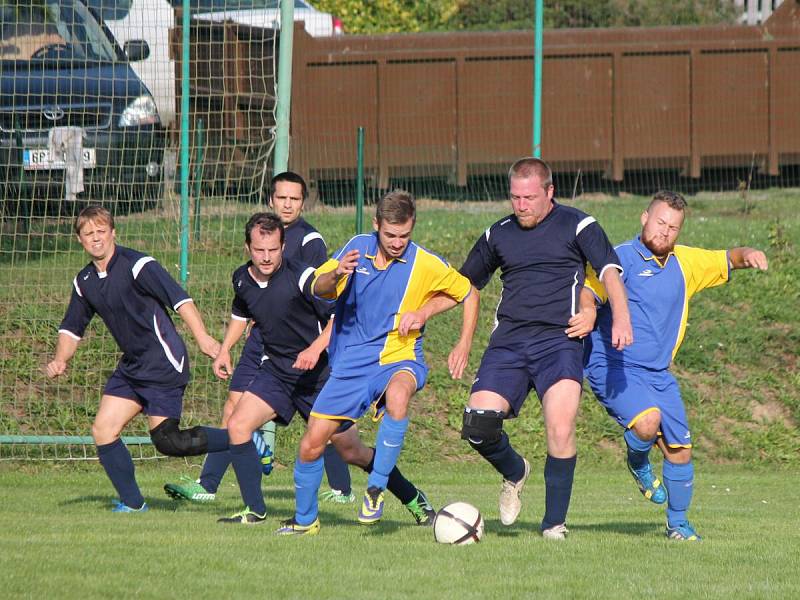 IV. třída 2016/2017: Ježovy (modrožluté dresy) - Křenice 6:1