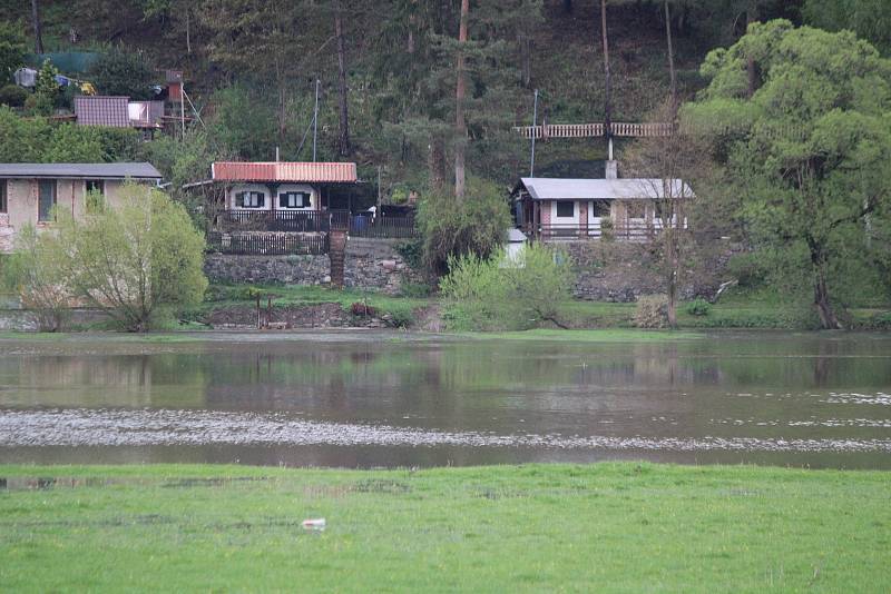 Zatopené louky v Dolanech a Svrčovci.