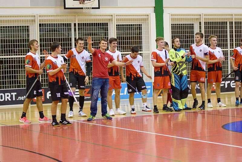 2. kolo Poháru Českého florbalu: Sport Club Klatovy (červenobílí) vs. SK Meťák České Budějovice 15:4.