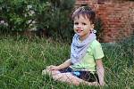 Sedmiletý Adámek z Plzně má diagnostikovanou poruchu autistického spektra, těžké mentální postižení a dvě další neurologické poruchy.