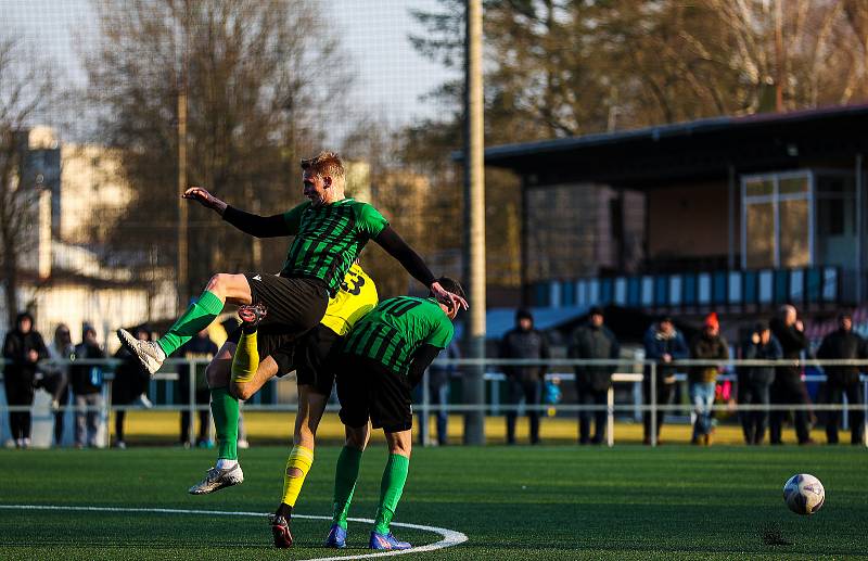 17. kolo FORTUNA divize A: FC Rokycany (zelení) - Přeštice 2:3.