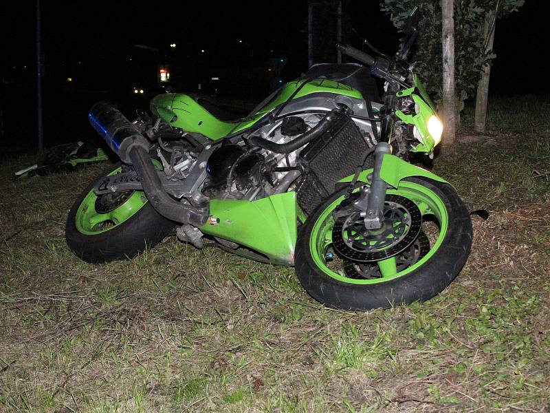 Nehoda motorkáře při honičce s policií v Klatovech
