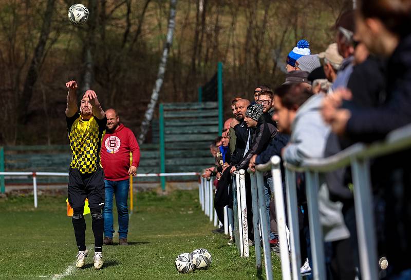 17. kolo III. třídy: Sokol Hartmanice (žlutočerní) - Železná Ruda 3:1.