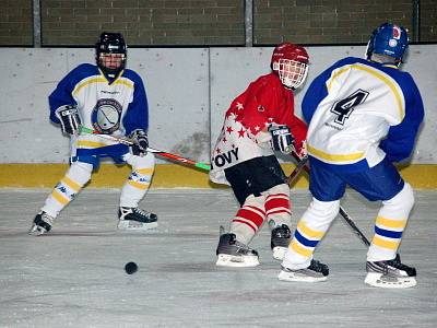 Mladší žáci HC Klatovy těsně 4:3 porazili v utkání jihočeské hokejové ligy své hosty z Veselí nad Lužnicí.