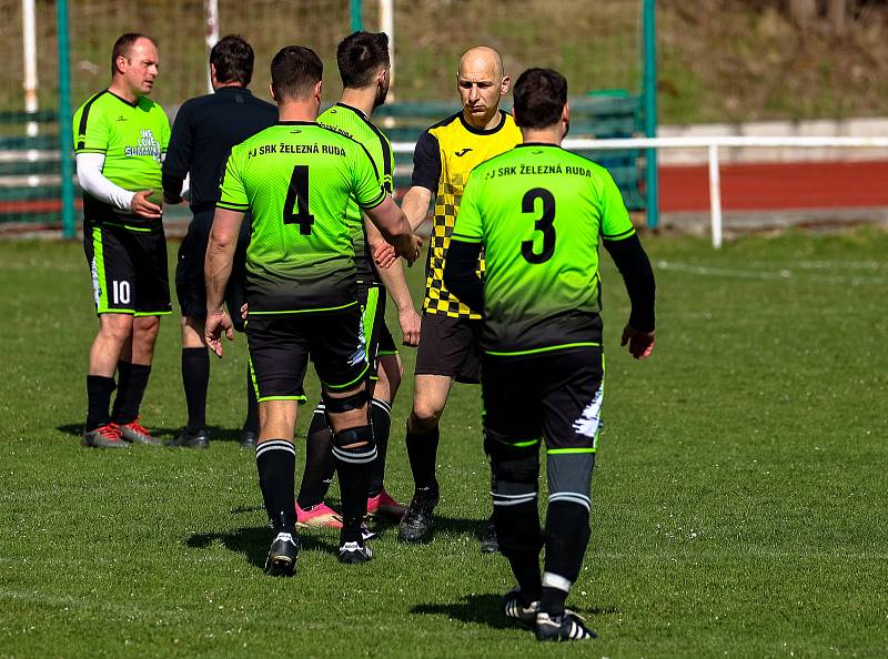 17. kolo III. třídy: Sokol Hartmanice (žlutočerní) - Železná Ruda 3:1.