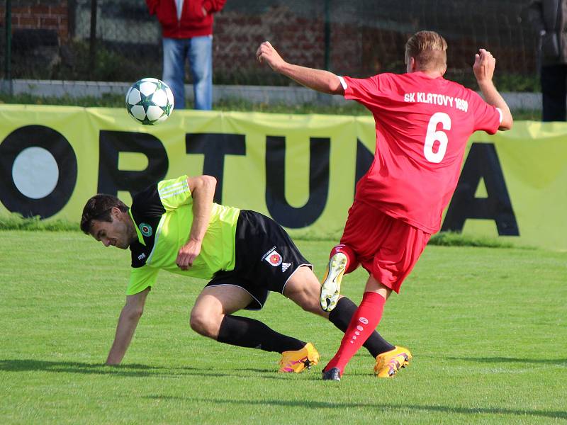 V úvodním duelu sezony 2017/2018 remizovali fotbalisté Klatov (červené dresy) v divizi se Sedlčany 0:0. V penaltách se radovali hosté ze Sedlčan.