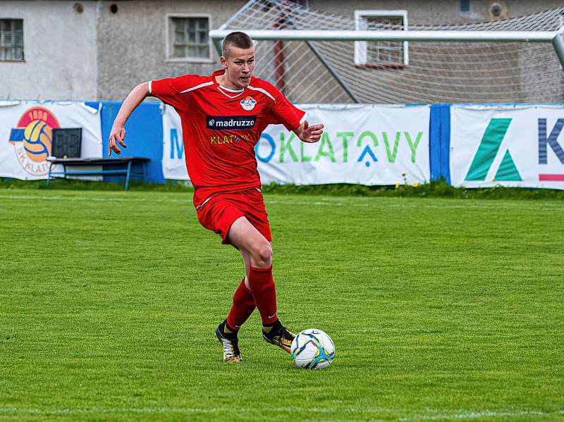 Fotbalisté FK Horažďovice (na archivním snímku hráči ve žlutých dresech) otočili nedělní domácí zápas se soupeřem z Bolešin.