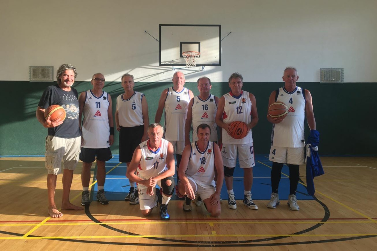 Klatovy hostily 15. MČR veteránů v basketbalu. Nejstarším hráčům bylo 82  let - Klatovský deník