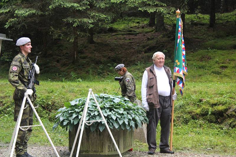 Pietní akt ve Spáleném lese v Lubech.