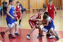 Kvalifikace o národní finále nejmladších minižáků v basketbalu - zápas Klatovy (červení) - Domažlice.