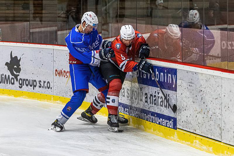 16. kolo západní konference 2. ligy: SHC Klatovy (na snímku hokejisté v červených dresech) - HC Benátky nad Jizerou 3:4.