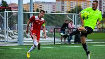 Fotbalisté TJ Start Luby (na archivním snímku hráči ve žlutých dresech) prohráli s rezervou Petřína 0:3. Ta rozhodla po pauze a slaví postup do krajského přeboru.