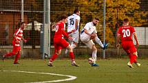 10. kolo okresního přeboru: TJ Sušice B (na snímku fotbalisté v bílých dresech) - FC Švihov 2:2 (1:1).