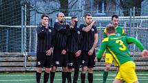 Krajský přebor (18. kolo): TJ START Tlumačov - FK Okula Nýrsko (na snímku fotbalisté v černých dresech) 2:2 (2:0).