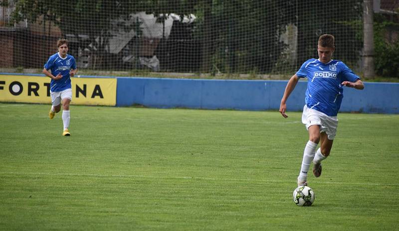 Letní příprava: SK Klatovy 1898 (červení) - TJ Jiskra Domažlice B (hráči v modrých dresech) 5:1.