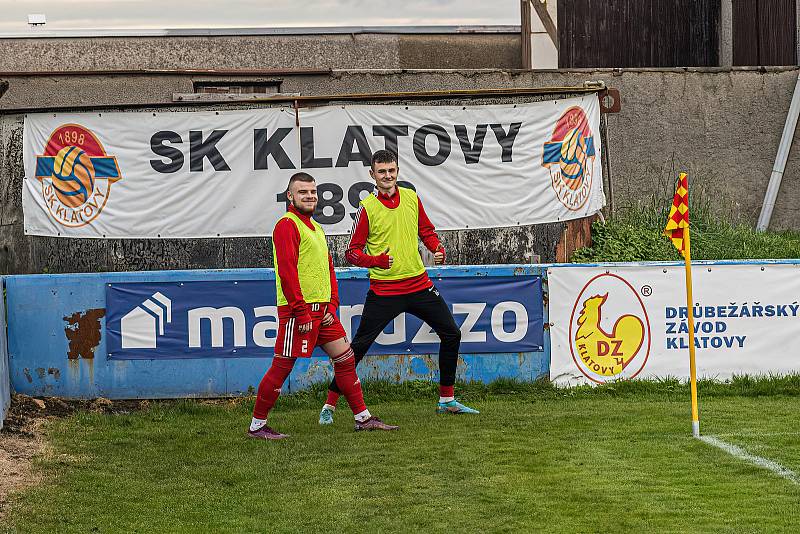 14. kolo FORTUNA divize A: SK Klatovy 1898 (na snímku fotbalisté v červených dresech) - SK Horní Bříza 4:1 (3:0).