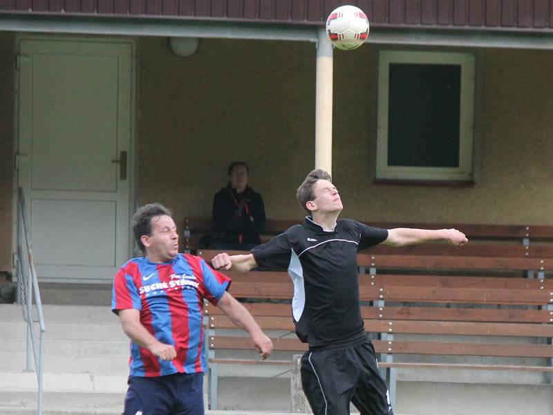 IV. třída: Měcholupy B - Chudenice (v černém) 1:2.