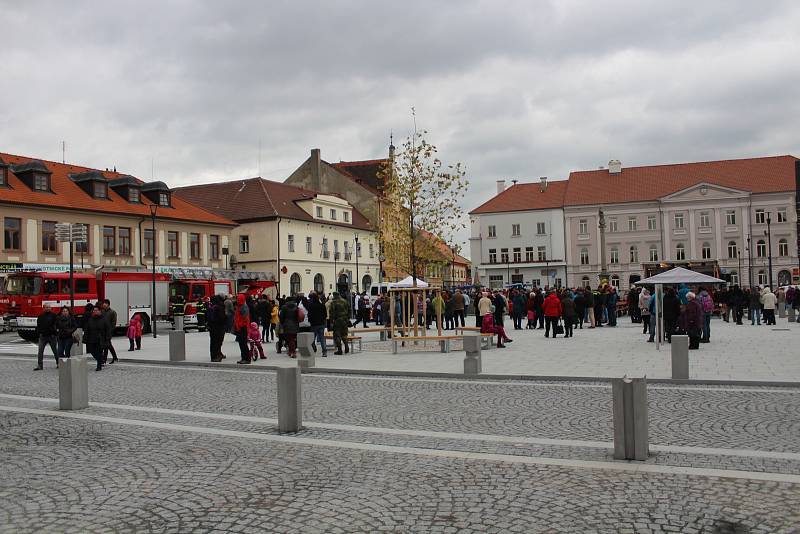 Slavnostní otevření rekonstruovaného náměstí v Horažďovicích.