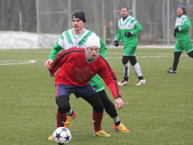 Zimní turnaj v Sušici: Mochtín (v červeném) - Strážov 3:0.